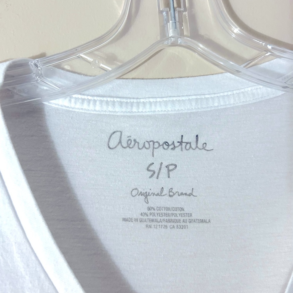 Aeropostale Women’s White V-Neck Fitted Short Sleeve Tee AERO NYC - Picture 3 of 5